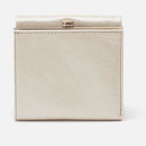 HOBO "The Ash" Compact Wallet Metalic Pearl